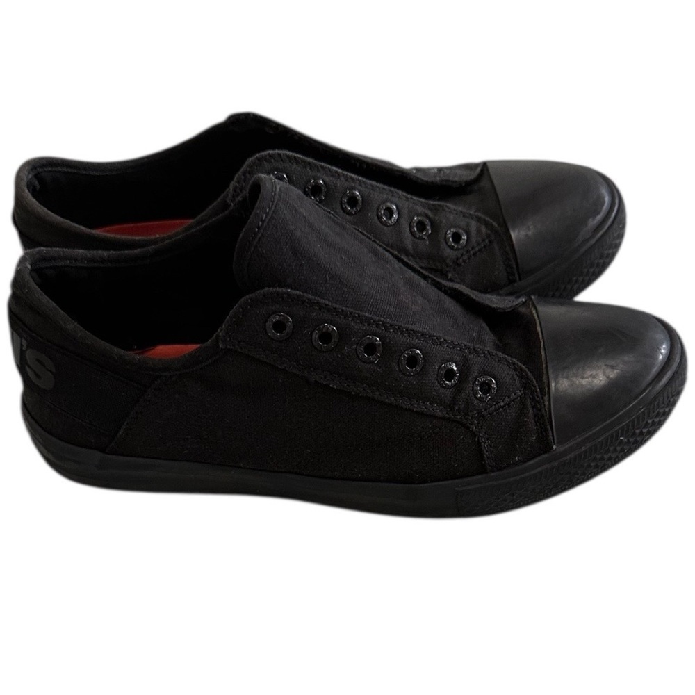 Levi’s Women’s Black Canvas Sneakers Size 9